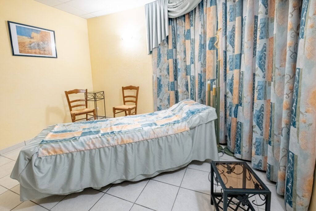 chambre funeraire bien decoree